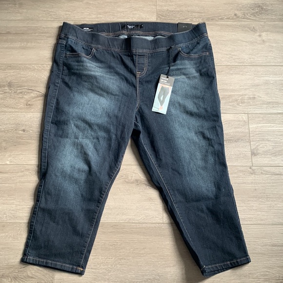 Torrid Lean Jean 3X (22/24) Skinny Soft Pull On Denim Plus Size NWT - Picture 9 of 12